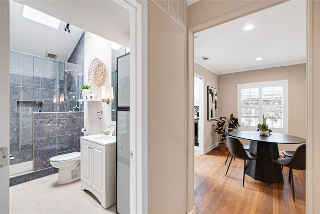 5423 Stoneleigh Avenue, Dallas, TX 75235