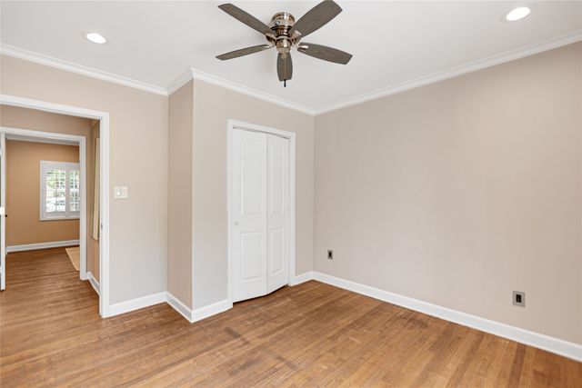 5423 Stoneleigh Avenue, Dallas, TX 75235