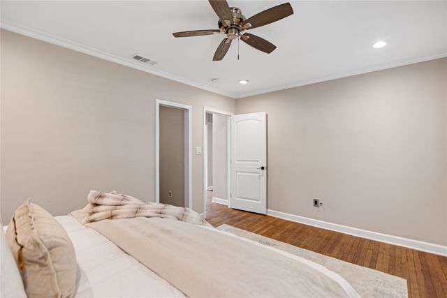 5423 Stoneleigh Avenue, Dallas, TX 75235