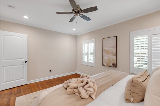 5423 Stoneleigh Avenue, Dallas, TX 75235