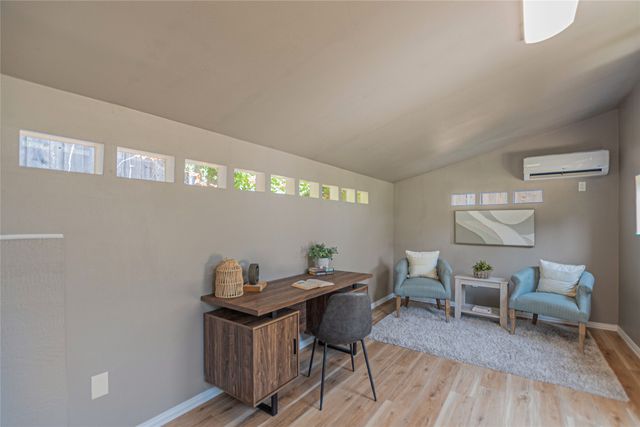 5423 Stoneleigh Avenue, Dallas, TX 75235