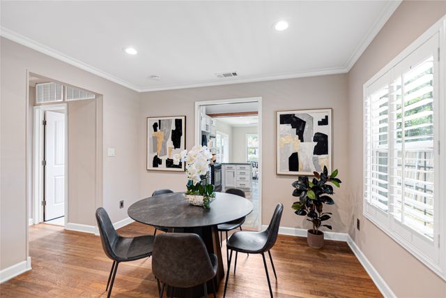 5423 Stoneleigh Avenue, Dallas, TX 75235