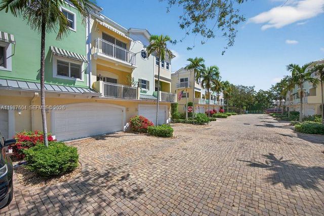 630 SE 15th St 5, Fort Lauderdale, FL 33316