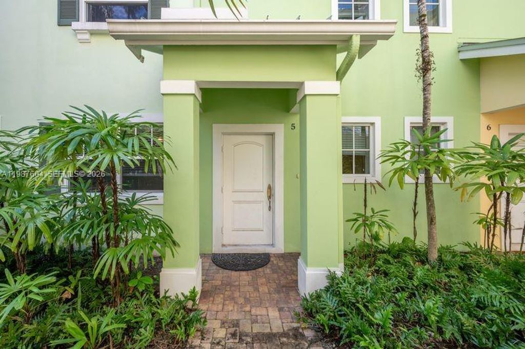 630 SE 15th St 5, Fort Lauderdale, FL 33316