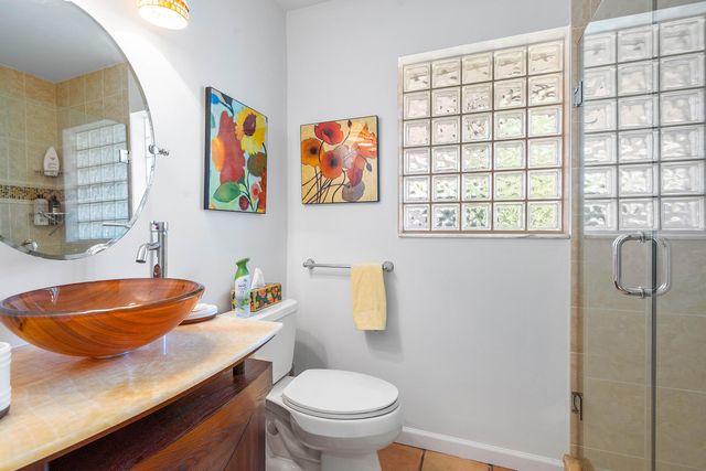 2330 NE 48th Street NE, Lighthouse Point, FL 33064