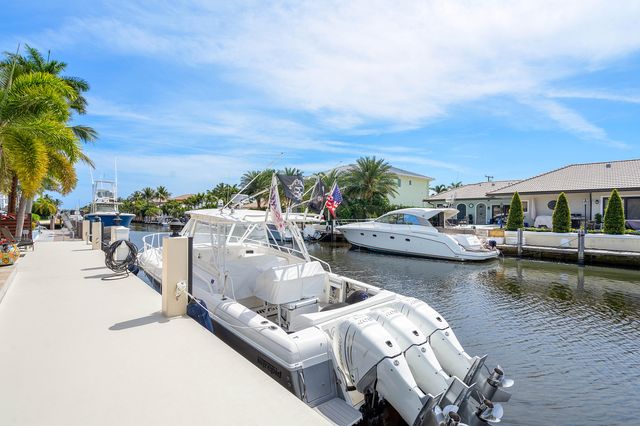 2330 NE 48th Street NE, Lighthouse Point, FL 33064