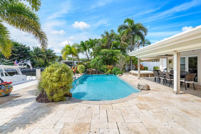 2330 NE 48th Street NE, Lighthouse Point, FL 33064