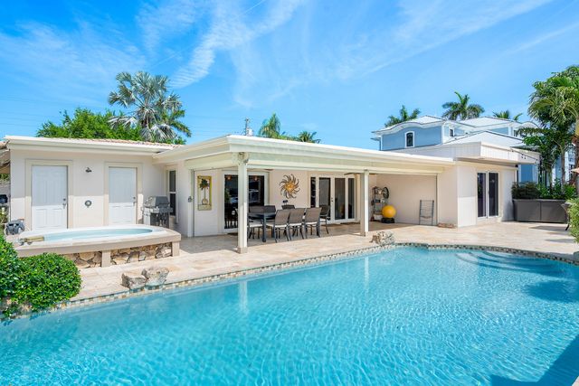 2330 NE 48th Street NE, Lighthouse Point, FL 33064