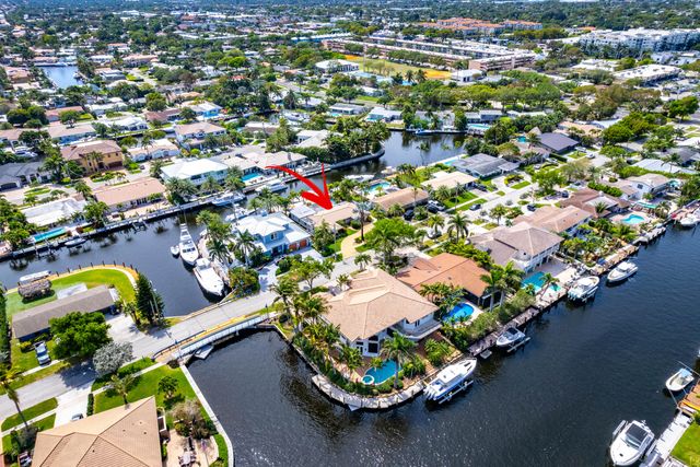 2330 NE 48th Street NE, Lighthouse Point, FL 33064