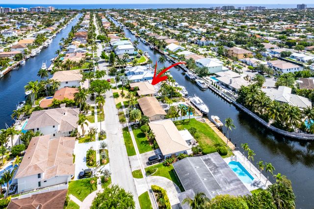 2330 NE 48th Street NE, Lighthouse Point, FL 33064