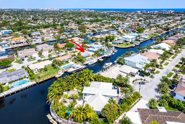 2330 NE 48th Street NE, Lighthouse Point, FL 33064