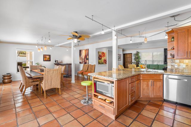 2330 NE 48th Street NE, Lighthouse Point, FL 33064