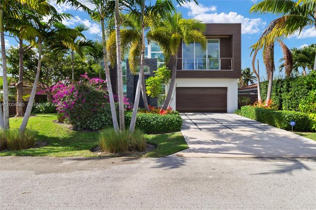 2217 NE 17th Ter, Wilton Manors, FL 33305