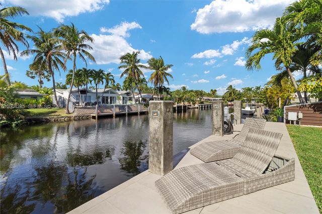 2217 NE 17th Ter, Wilton Manors, FL 33305