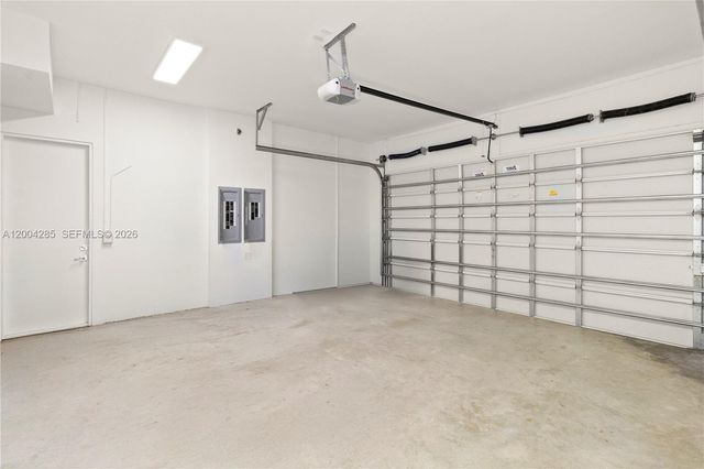 2217 NE 17th Ter, Wilton Manors, FL 33305