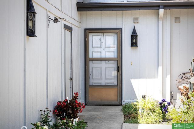 9020 Gary Circle, Omaha, NE 68138