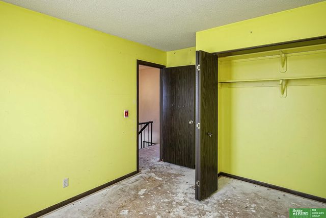 9020 Gary Circle, Omaha, NE 68138