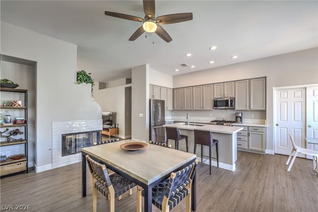 10104 Pinnacle View Place, Las Vegas, NV 89134