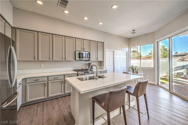 10104 Pinnacle View Place, Las Vegas, NV 89134