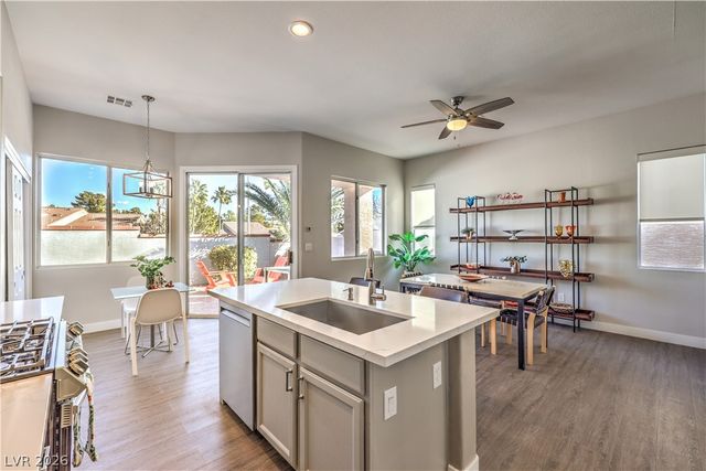 10104 Pinnacle View Place, Las Vegas, NV 89134