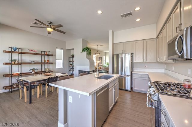 10104 Pinnacle View Place, Las Vegas, NV 89134