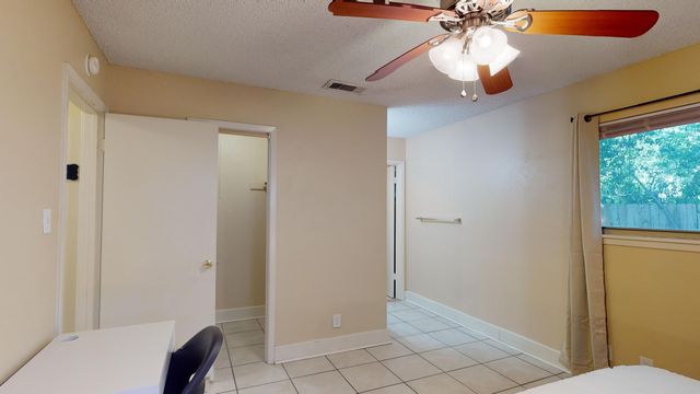 9104 Quail Creek DR A, Austin, TX 78758