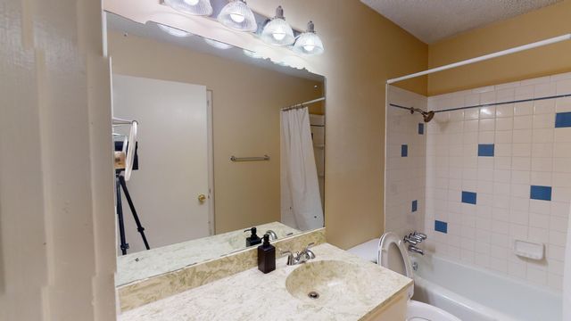 9104 Quail Creek DR A, Austin, TX 78758