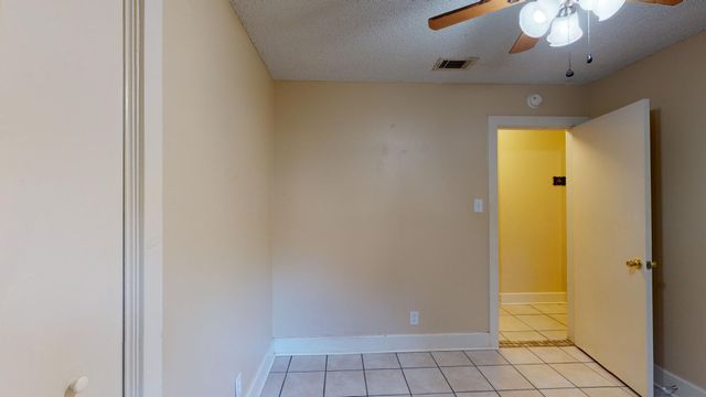 9104 Quail Creek DR A, Austin, TX 78758