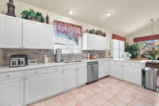 7154 Hawks View Trail, Port St. Lucie, FL 34986