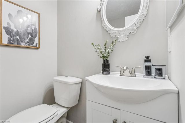 445 Eureka LOOP, Newport News, VA 23601