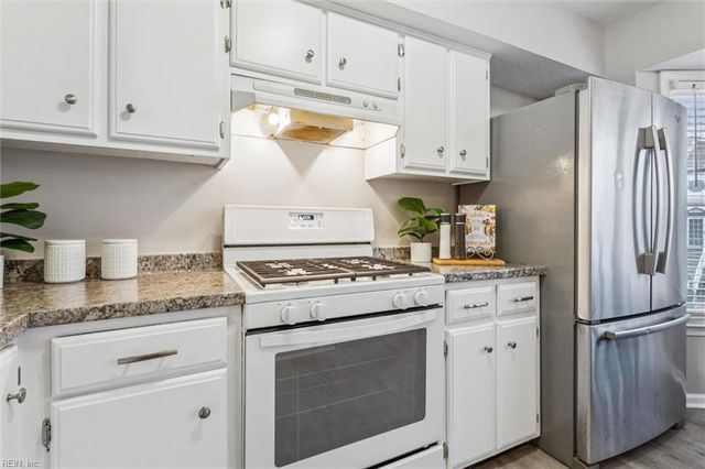 445 Eureka LOOP, Newport News, VA 23601