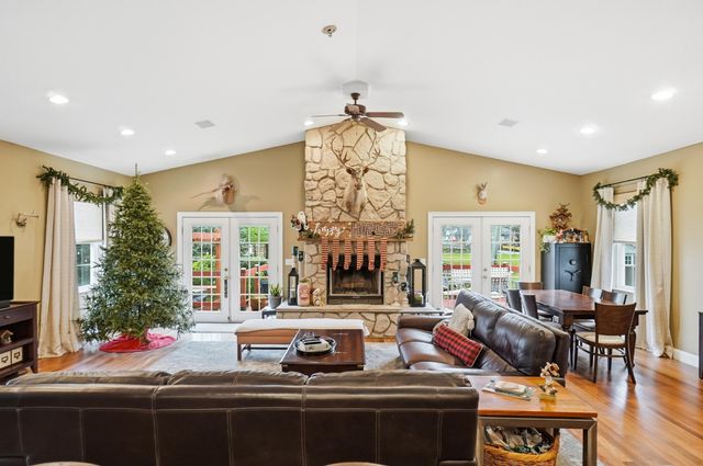 3267 Columbus Street, Grove City, OH 43123