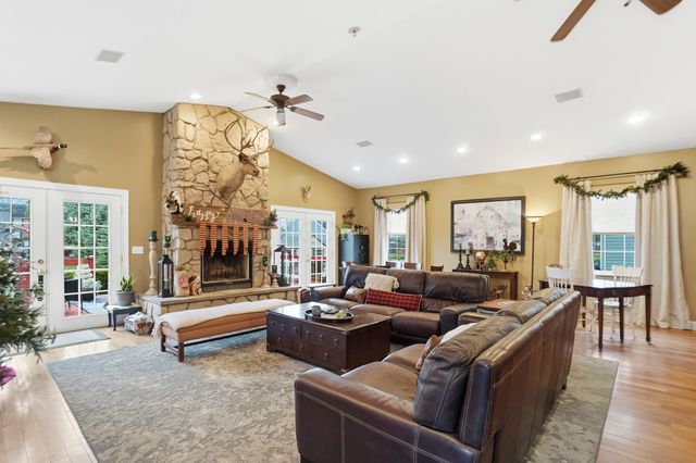 3267 Columbus Street, Grove City, OH 43123