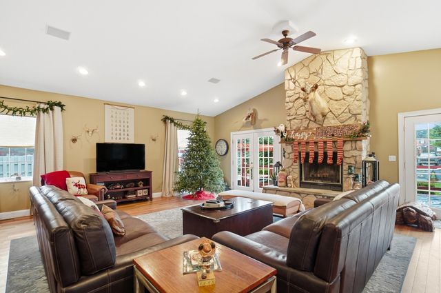 3267 Columbus Street, Grove City, OH 43123