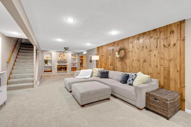 683 Tanglewood Drive, Shoreview, MN 55126