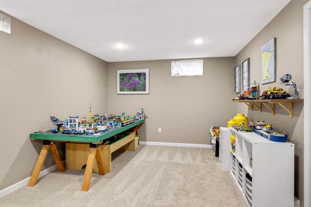 683 Tanglewood Drive, Shoreview, MN 55126