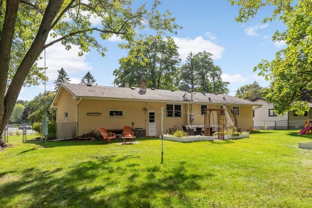 683 Tanglewood Drive, Shoreview, MN 55126