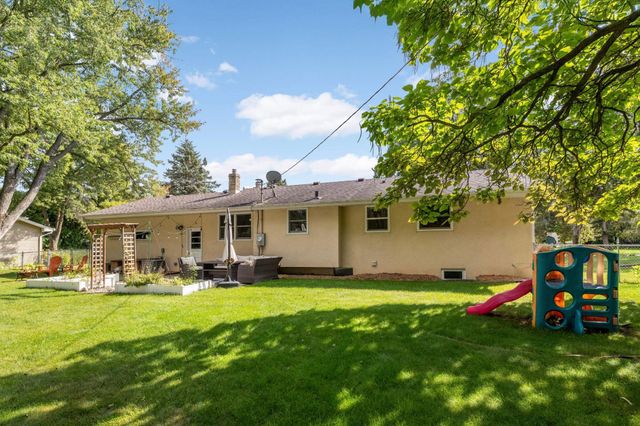 683 Tanglewood Drive, Shoreview, MN 55126