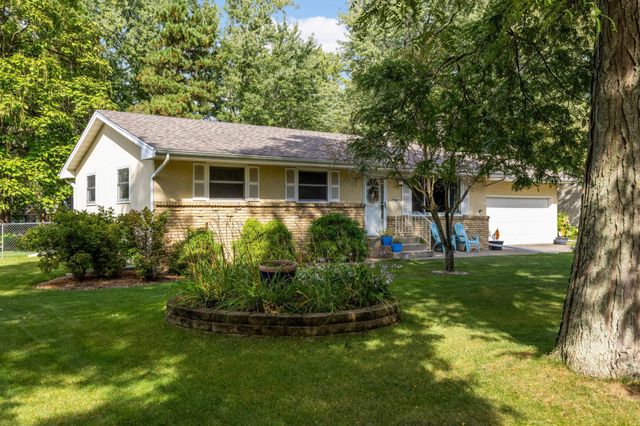 683 Tanglewood Drive, Shoreview, MN 55126