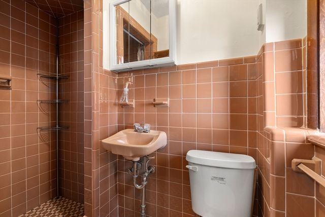 52 Snow Hill St, Boston, MA 02113