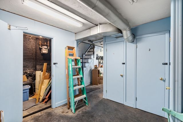 52 Snow Hill St, Boston, MA 02113