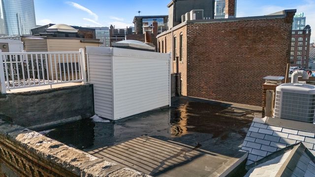 52 Snow Hill St, Boston, MA 02113