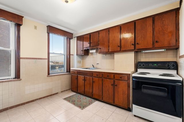 52 Snow Hill St, Boston, MA 02113