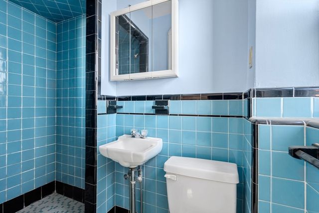 52 Snow Hill St, Boston, MA 02113