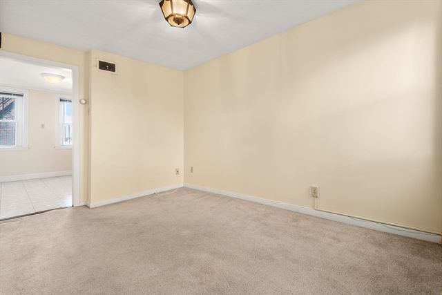 52 Snow Hill St, Boston, MA 02113