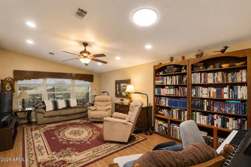 Image 11 of property listing at 7373 E US HIGHWAY 60 -- 97, Gold Canyon, AZ 85118