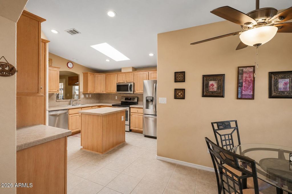 Image 4 of property listing at 7373 E US HIGHWAY 60 -- 97, Gold Canyon, AZ 85118