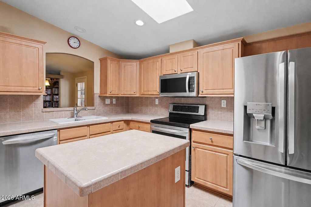 Image 5 of property listing at 7373 E US HIGHWAY 60 -- 97, Gold Canyon, AZ 85118