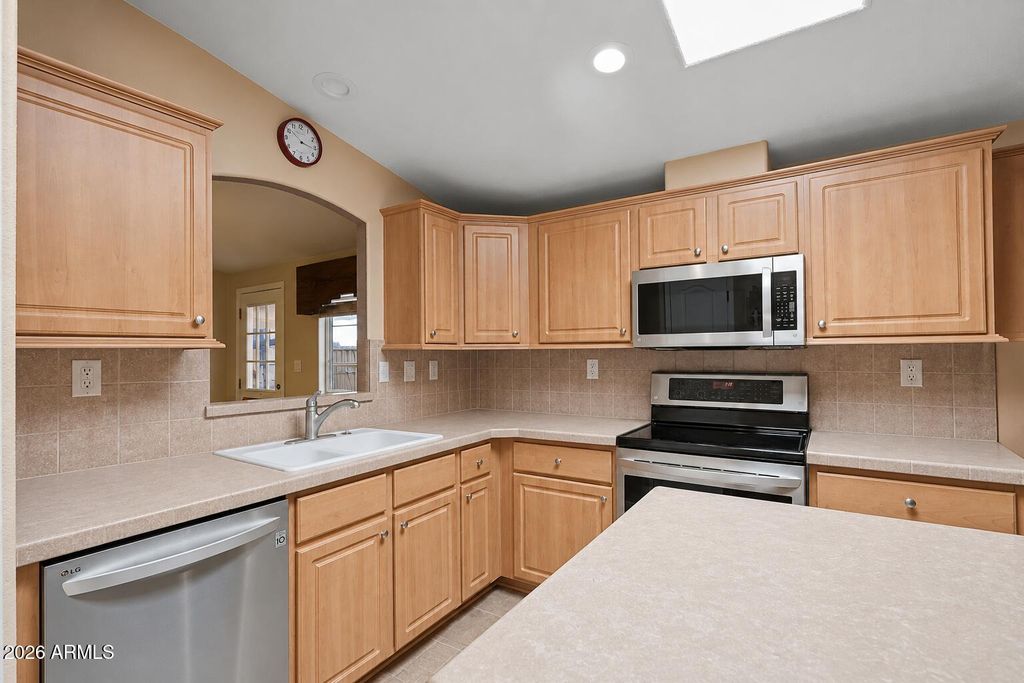 Image 8 of property listing at 7373 E US HIGHWAY 60 -- 97, Gold Canyon, AZ 85118