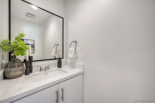 2250 Calle Chanate, San Diego, CA 92139